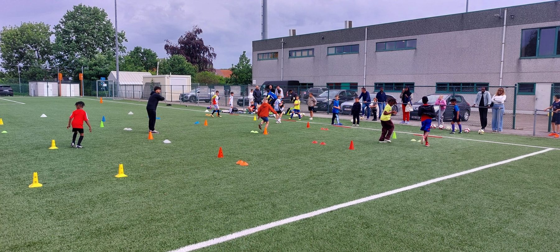 Kennismakingsdag met jeugdspelers op de velden